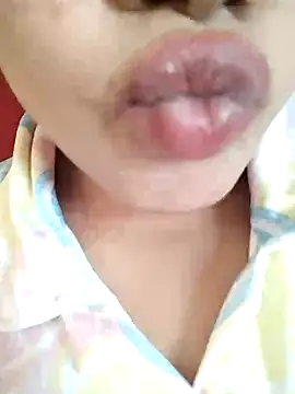 Snapshot of Anki-doll chatting on 02.06.25 Anki-doll online show from 02.06.25