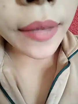 Snapshot of Anki-doll chatting on 02.09.25 Anki-doll online show from 02.09.25