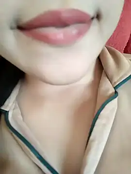 Snapshot of Anki-doll chatting on 02.11.25 Anki-doll online show from 02.11.25