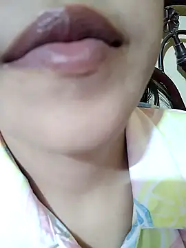 Snapshot of Anki-doll chatting on 02.12.25 Anki-doll online show from 02.12.25