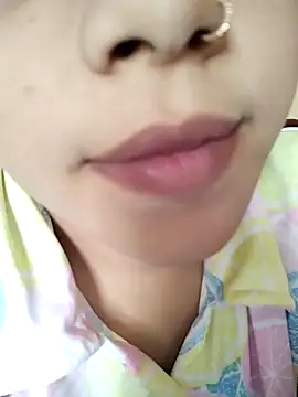 Snapshot of Anki-doll chatting on 02.18.25 Anki-doll online show from 02.18.25