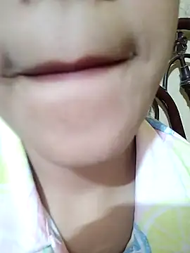 Snapshot of Anki-doll chatting on 02.20.25 Anki-doll online show from 02.20.25