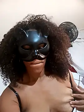 Snapshot of pitchuxa chatting on 11.04.25 pitchuxa online show from 11.04.25