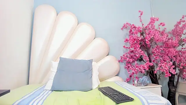 Ally Parkeer  online show from 03.07.25