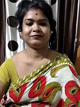 Snapshot of yoursweety09 chatting on 10.11.25 yoursweety09 online show from 10.11.25