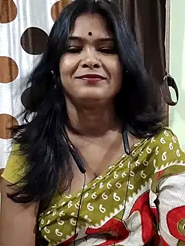 Snapshot of yoursweety09 chatting on 10.18.25 yoursweety09 online show from 10.18.25