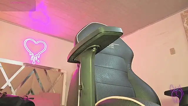 Laylafoxy tay online show from 10.23.25