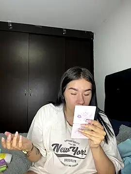 Im Valen Cute online show from 12.03.24