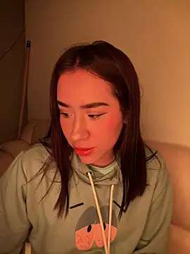 Im Valen Cute online show from 09.19.25