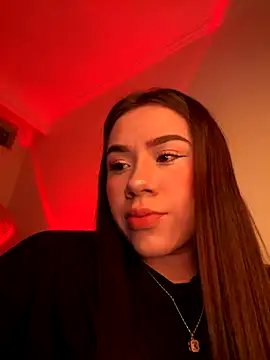 Im Valen Cute online show from 12.04.25