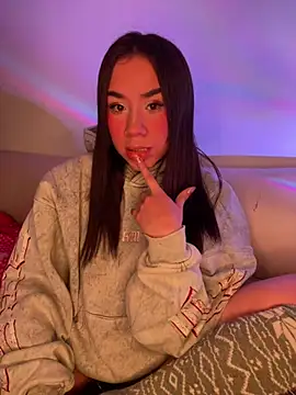 Im Valen Cute online show from 07.29.26