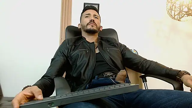 Reiko 85  online show from 02.15.25