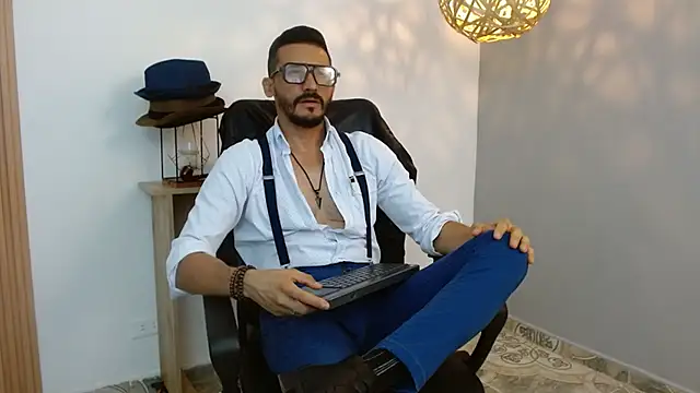 Reiko 85  online show from 02.21.25