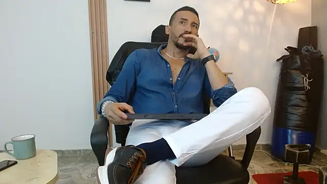 Reiko 85  online show from 09.13.25