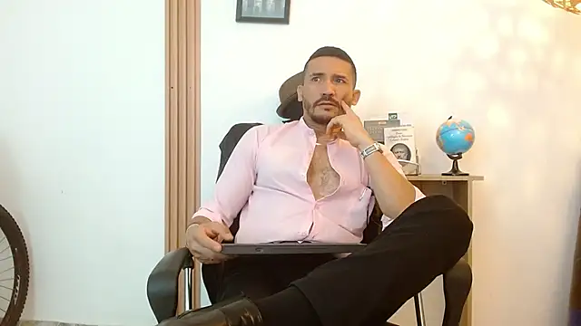 Reiko 85  online show from 09.25.25