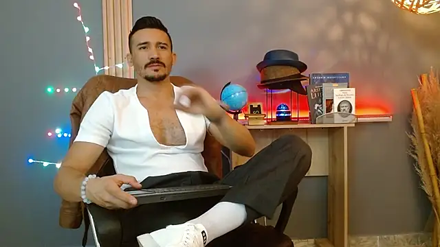 Reiko 85  online show from 02.20.26