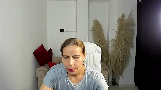 Milf karlye online show from 03.17.26