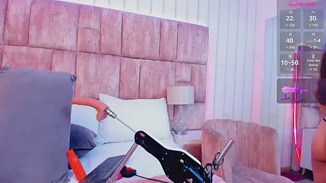 Snapshot of MonserratPeters chatting on 03.23.25 MonserratPeters online show from 03.23.25