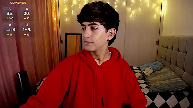 Snapshot of teobowny_ chatting on 12.17.24 teobowny online show from 12.17.24