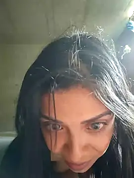 Snapshot of Vanessagirld chatting on 12.23.24 Vanessagirld online show from 12.23.24