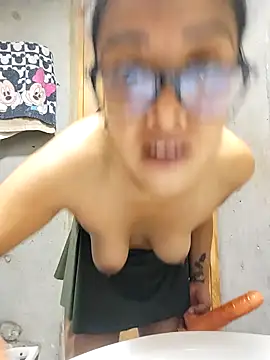 Snapshot of Vanessagirld chatting on 03.01.25 Vanessagirld online show from 03.01.25