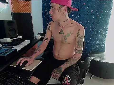 Snapshot of patrik_tattoo_ chatting on 01.25.25 patrik tattoo online show from 01.25.25