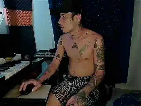 Snapshot of patrik_tattoo_ chatting on 03.06.25 patrik tattoo online show from 03.06.25