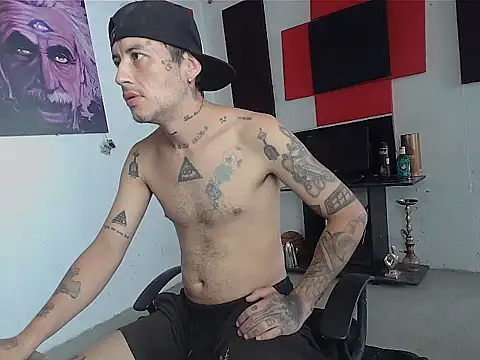 Snapshot of patrik_tattoo_ chatting on 04.29.26 patrik tattoo online show from 04.29.26