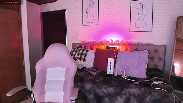 Kitty Pam online show from 04.21.26