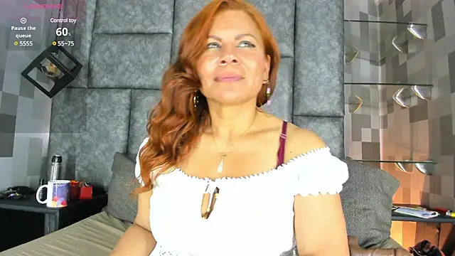 Corina Taylor  online show from 02.11.25