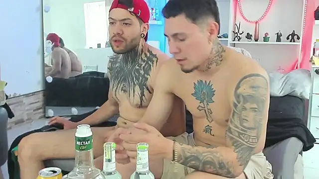 Snapshot of _tatho_perovich_ chatting on 12.25.24 tatho perovich online show from 12.25.24