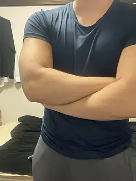 YU-KI00 online show from 10.26.25