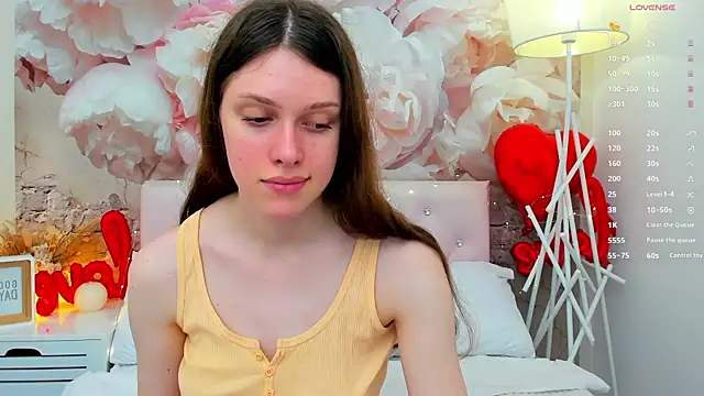 Snapshot of JaneBrowni chatting on 04.04.26 JaneBrowni online show from 04.04.26