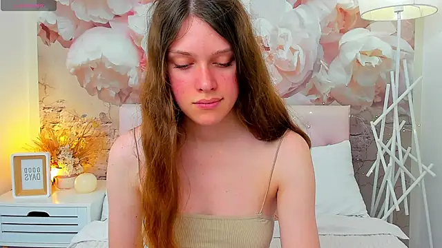 Snapshot of JaneBrowni chatting on 06.14.26 JaneBrowni online show from 06.14.26