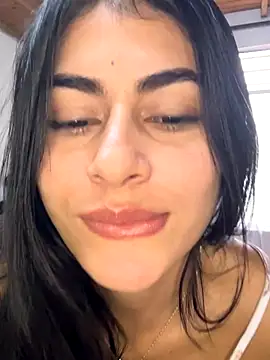 emilie xx  online show from 10.07.25