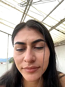 emilie xx  online show from 10.10.25