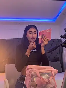 emilie xx  online show from 03.31.26