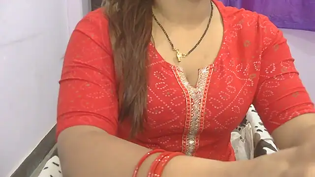 cutie-taara online show from 10.31.25