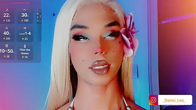 DanniLee  online show from 10.30.25