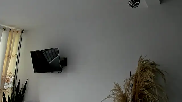 Snapshot of JuanDiegoKing chatting on 11.16.25 JuanDiegoKing online show from 11.16.25