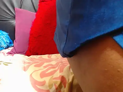 Snapshot of SexinessBae chatting on 10.19.25 SexinessBae online show from 10.19.25