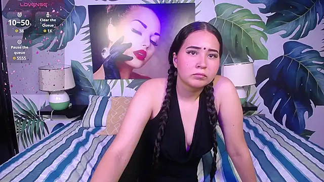 Snapshot of hushaima chatting on 01.14.25 hushaima online show from 01.14.25