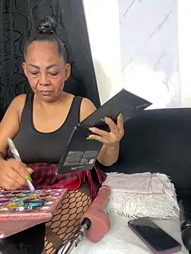 chiquimaturesexy online show from 04.04.26