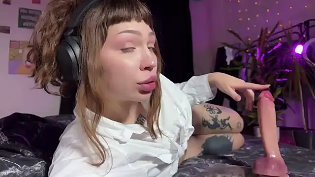 PaulaPratt online show from 12.13.24