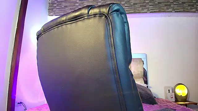 dakota Robbins  online show from 02.09.25