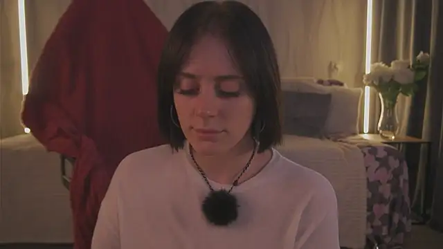 Emmi Flowers online show from 04.29.26