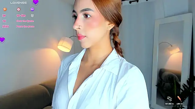 Snapshot of paauly chatting on 03.21.25 paauly online show from 03.21.25