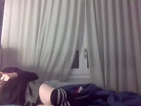 Snapshot of Your_femboy24 chatting on 12.14.24 Your femboy24 online show from 12.14.24