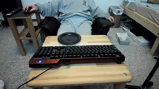 Snapshot of hachunemiku chatting on 03.04.25 hachunemiku online show from 03.04.25