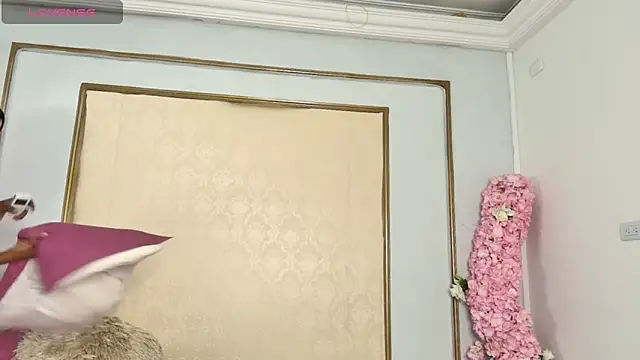 Roxxana-queen online show from 04.21.26